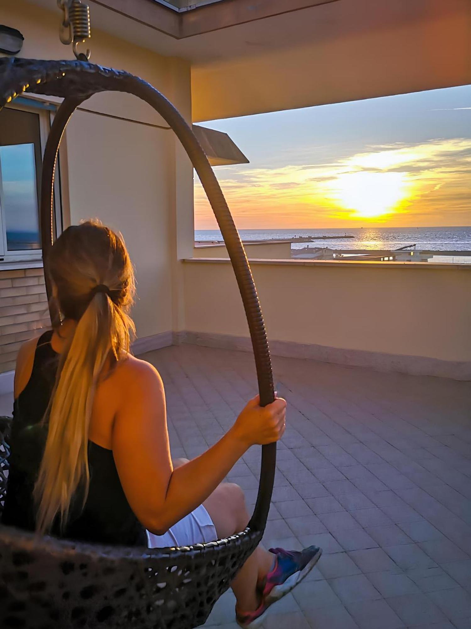 Апартаменты Vuel Sea View House -10 Minutes From The Airport Фьюмичино Экстерьер фото
